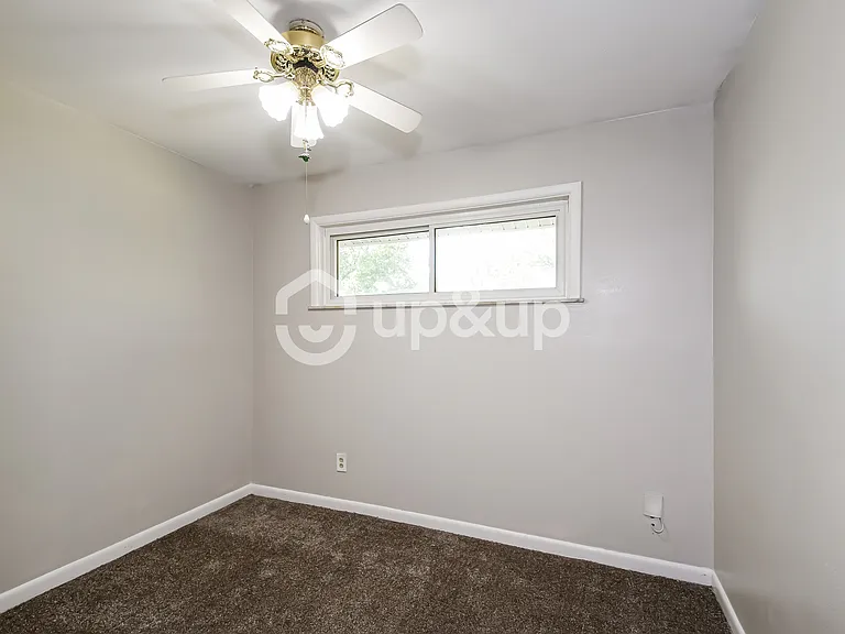 905 Barat Ln — Photo 10