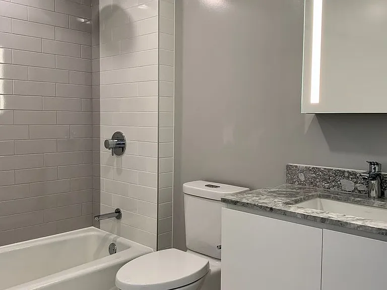 987 Queen St #4010 — Photo 9