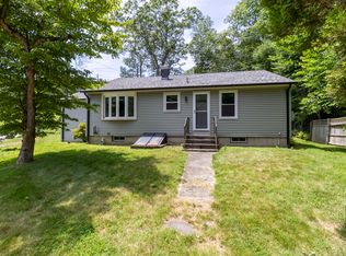 2 Anderson Dr, Gales Ferry, CT 06335