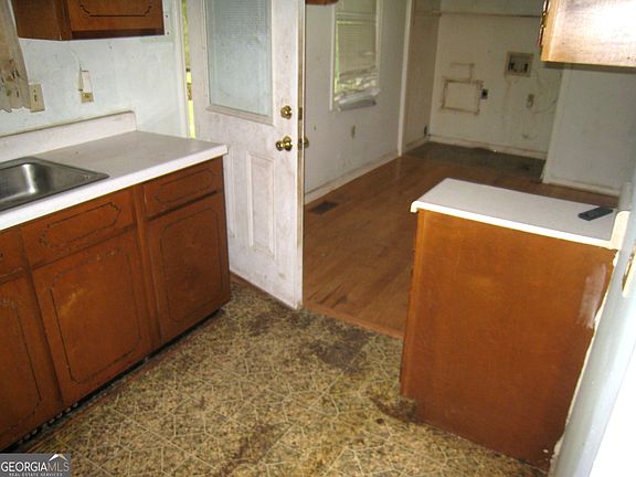 5th image of 2304 Cummings Rd