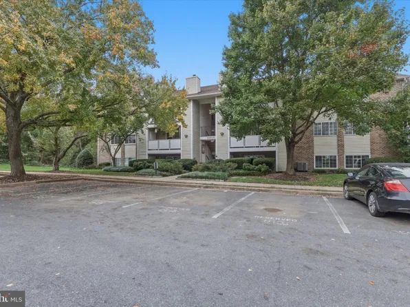 12217 Peach Crest Dr #905-D, Germantown, MD 20874