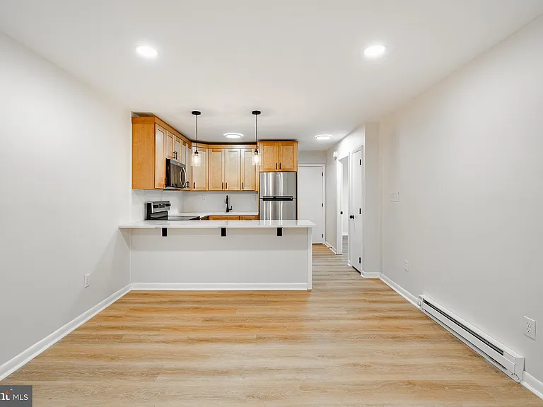 300 N Penn St #W7 — Photo 3