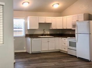 4709 River Ave APT B, Newport Beach, CA 92663