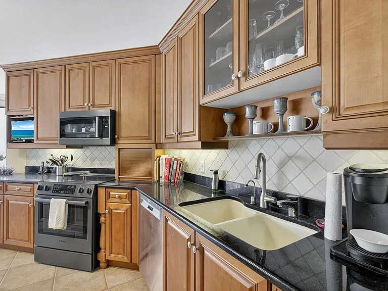 4041 Gulf Shore Blvd N #1807 — Photo 13