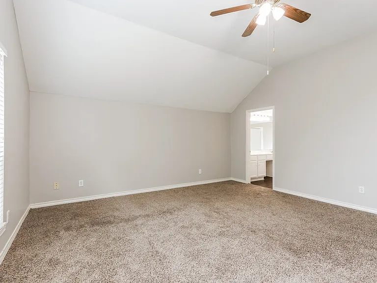 18622 Sandelford Dr — Photo 11