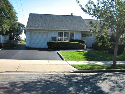 29 Sunrise St, Plainview, NY, 11803