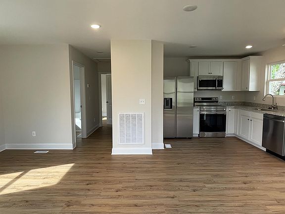 4th image of 1703 S Lyerly St