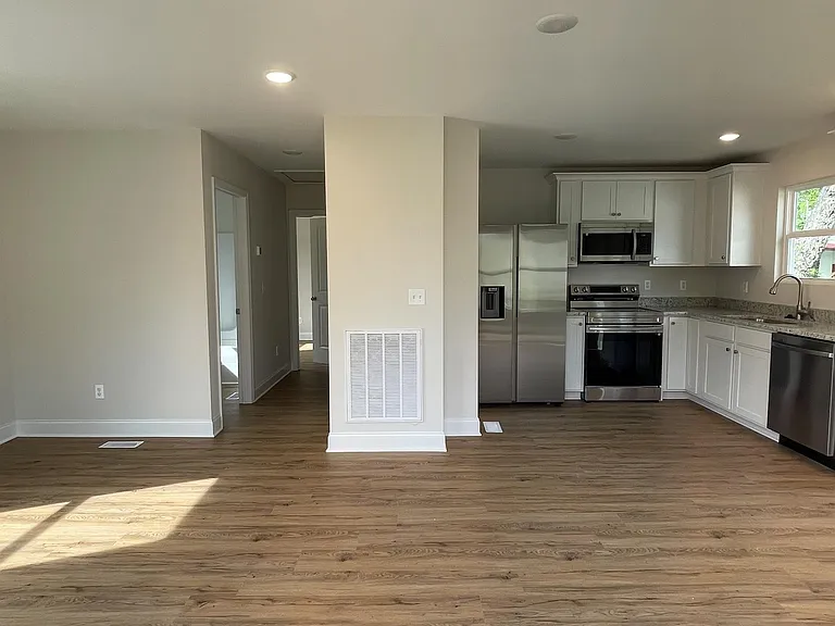 1703 S Lyerly St — Photo 3