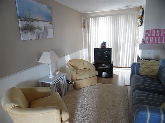3rd image of 23 38th St APT 306