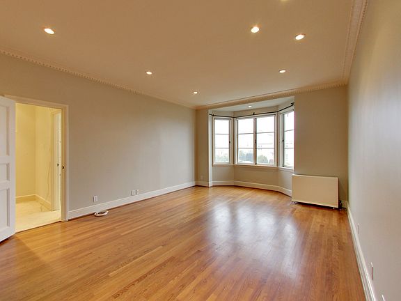 4th image of 2900 Pacific Ave APT 202