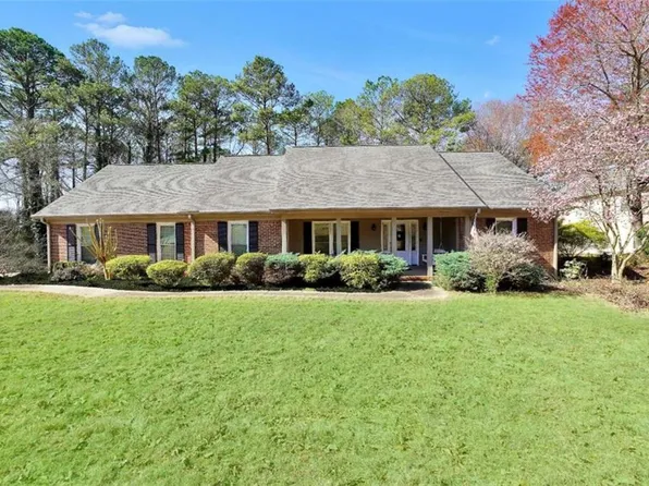 3075 Wood Valley Dr, McDonough, GA 30253