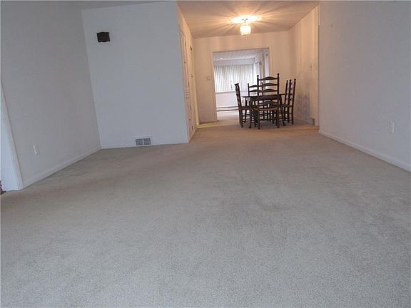4th image of 109 Horseshoe Dr