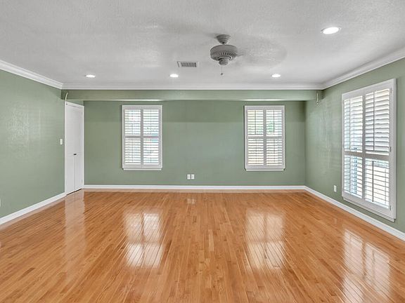 5th image of 517 Greenhill Ln
