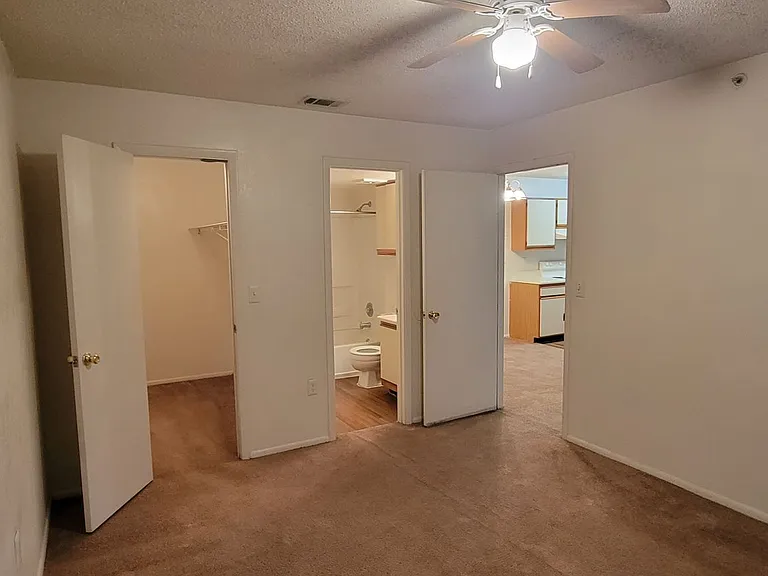 635 Buoy Ln #304 — Photo 21