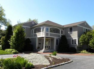 9 Highwood Rd, Manchester, MA 01944