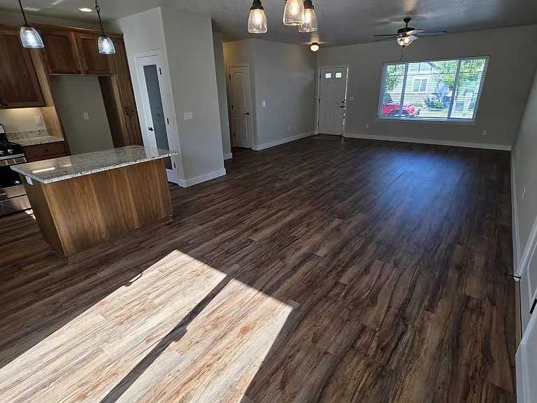 918 SW Blackberry Ln — Photo 5