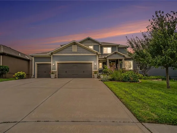 400 SE Mill Creek Dr, Lees Summit, MO 64063