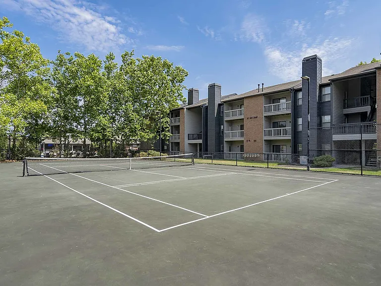 Grandview Apartments - Tennis Court
