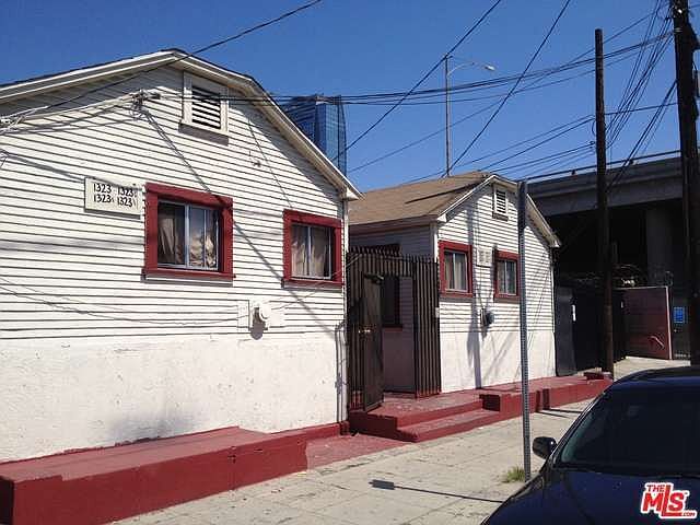2nd image of 1321 W 12th Pl