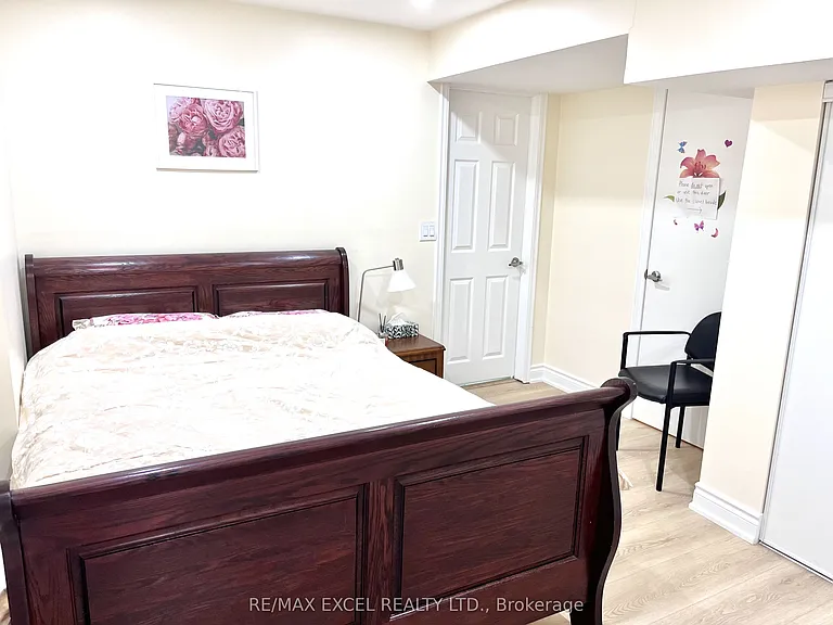 15 Leyburn Ave #BASEMENT — Photo 15