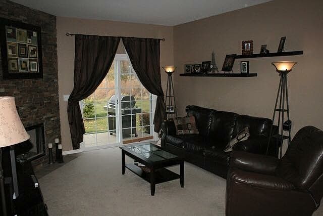 2nd image of 1413 Reserve Ln