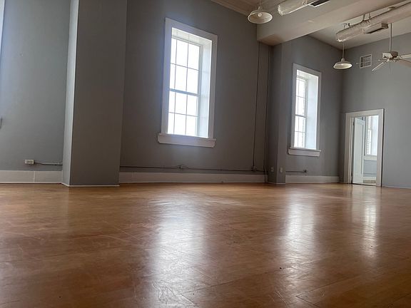 3rd image of 225 N Travis St #210