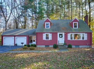 3 Oak Hill Dr, Walpole, MA 02081