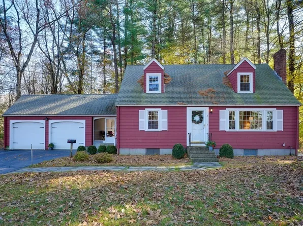 3 Oak Hill Dr, Walpole, MA 02081