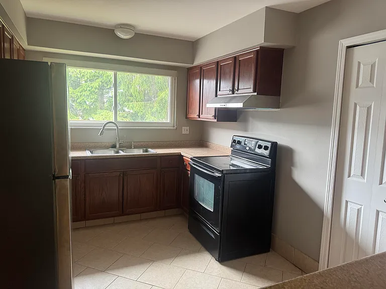 4859 Mansfield Ave #8H — Photo 9