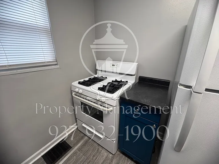 420 E Siebenthaler Ave #2 — Photo 8
