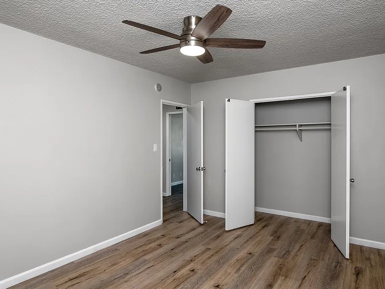 311 N Kenwood St — Photo 17