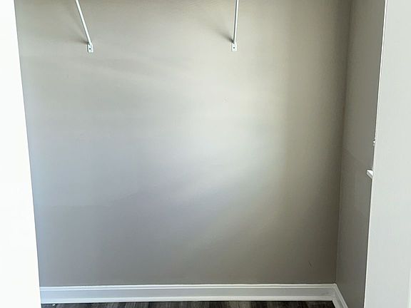 5th image of 821 Prescot Cir