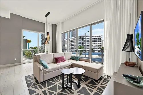 4010 S Ocean Dr Photo 1