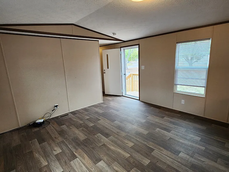 Creekside Village — Photo 10