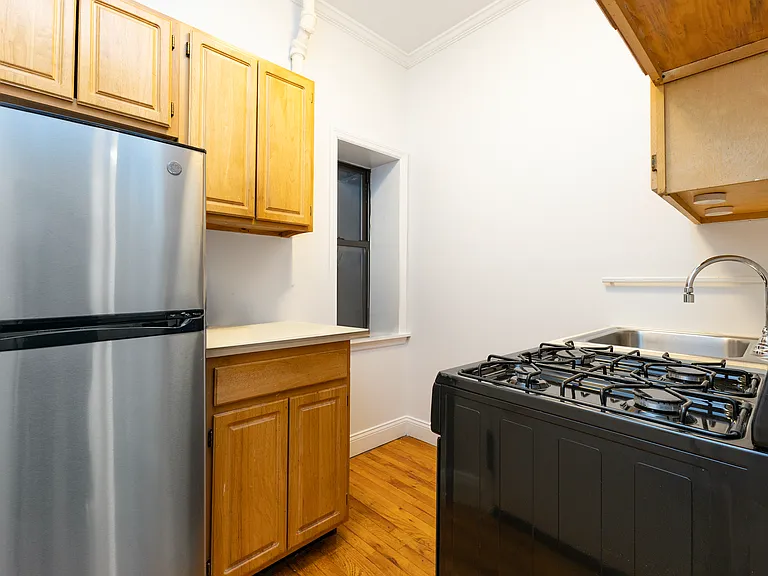 56 Pike St #1C — Photo 5