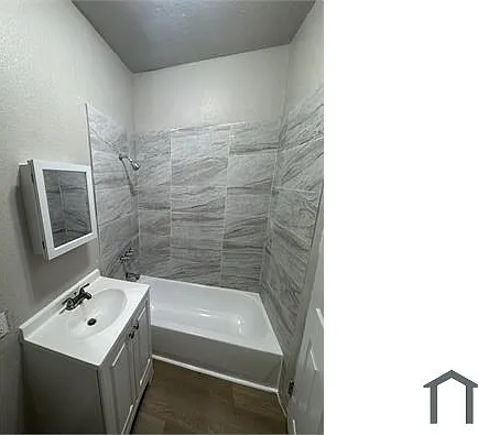 811 W 43rd St — Photo 10