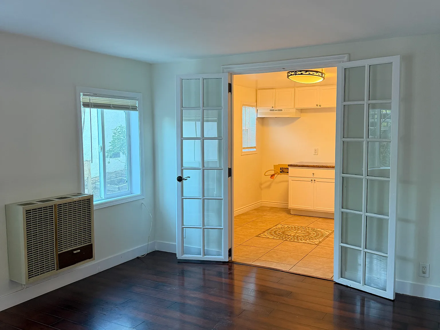 1 bed, 900 sqft, $3,200 — Photo 3