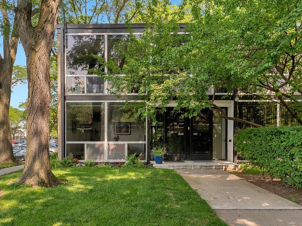 1st image of 1333 Nicolet Pl