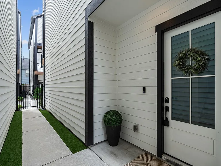 857 Fisher St #F — Photo 32