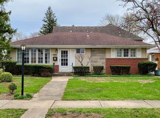 15W561 Victory Pkwy, Elmhurst, IL 60126