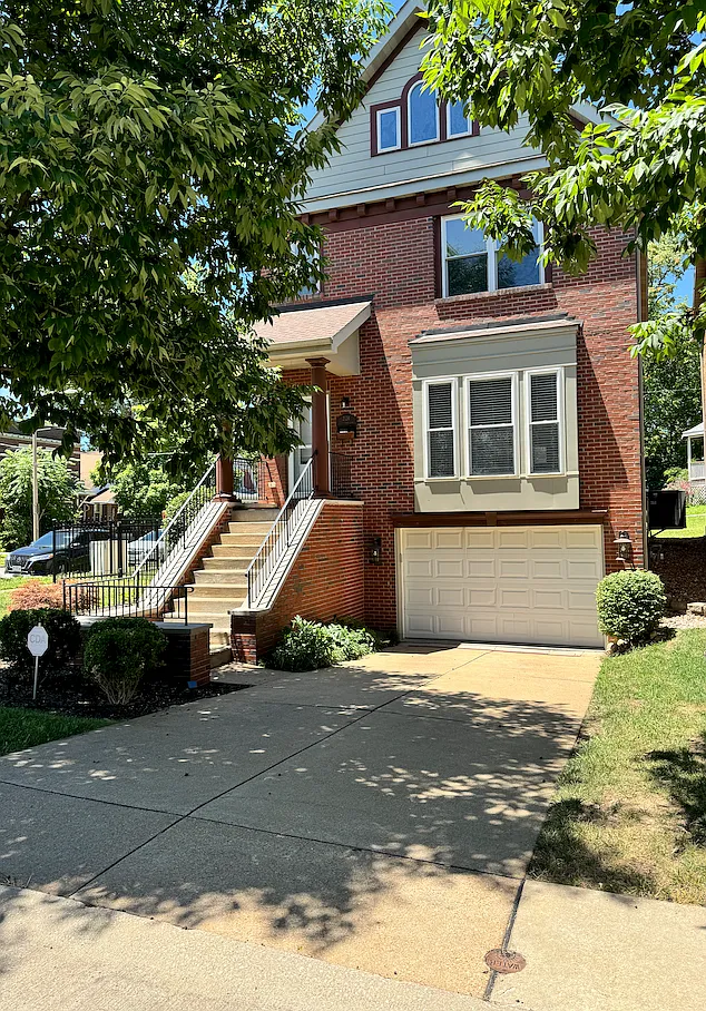 3 bed, 2.5 bath, 1932 sqft, $3,400 — Photo 1