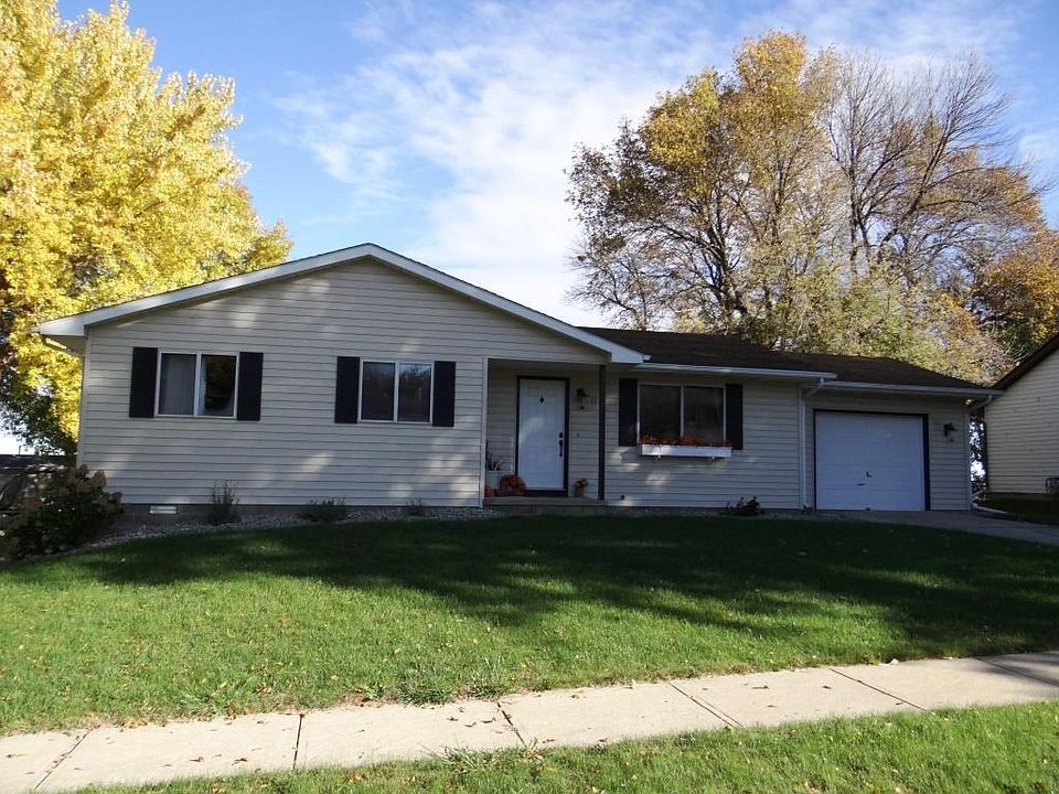 1st image of 1131 1st St SE