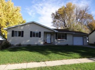1131 1st St SE, Le Mars, IA 51031