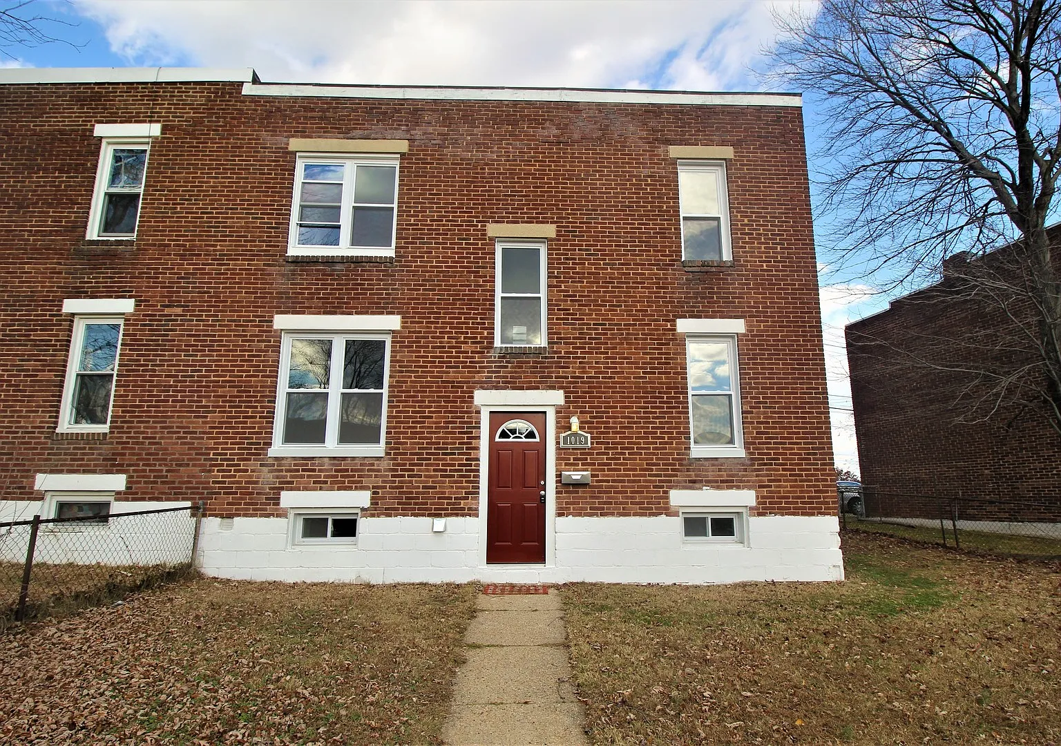 1019 Elton Ave — Photo 1