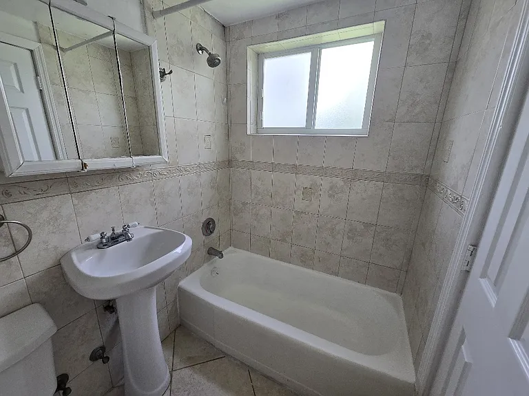 345 Michigan Ave #24 — Photo 14
