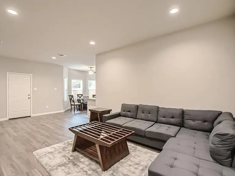4834 Van Fleet St — Photo 6