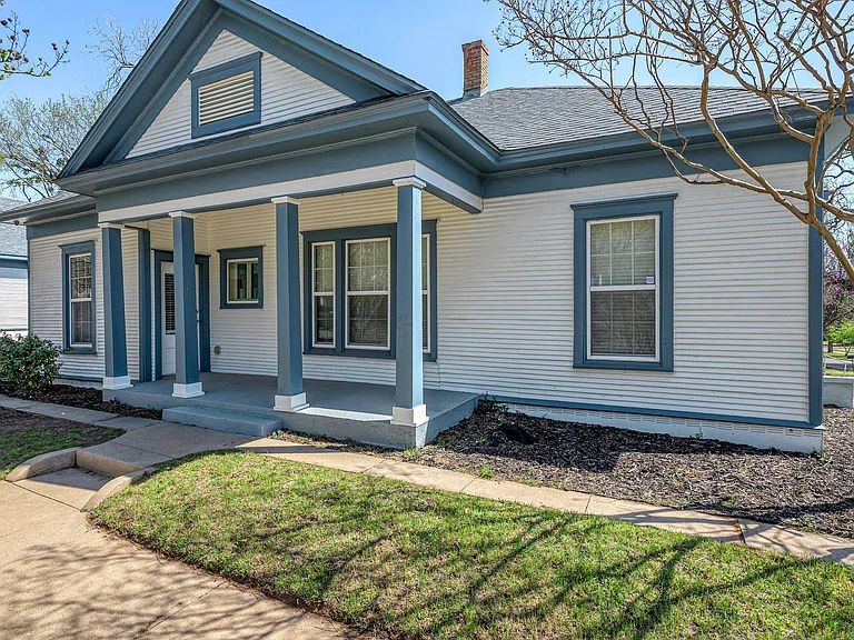 1231 W Main St — Photo 6