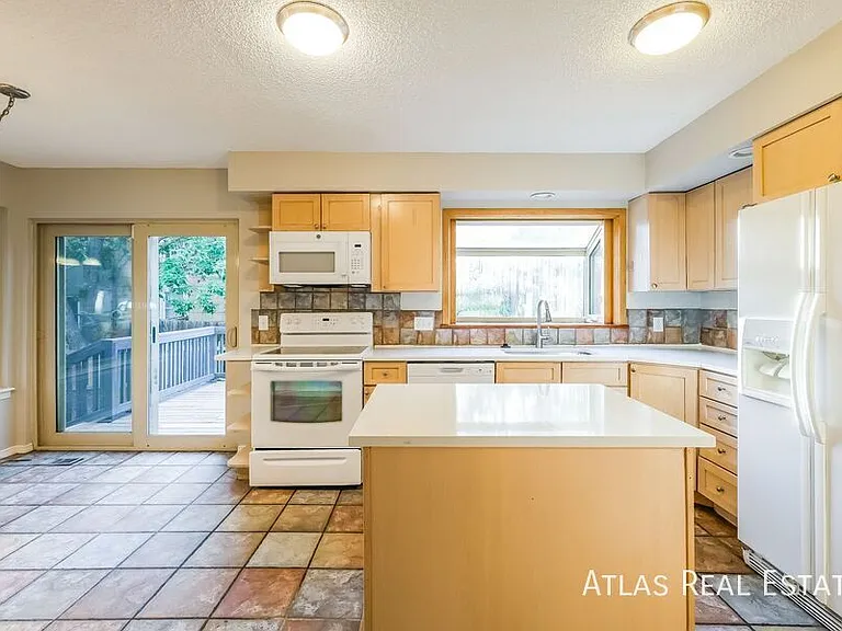 10102 W Ida Ave #213 — Photo 1