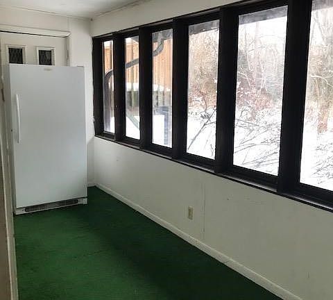 5th image of 806 E Edgewood Ave