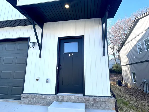 137 Independence Ln, Lynchburg, VA